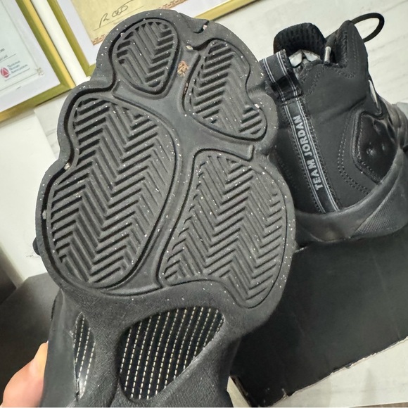 Jordan Black Athletic Shoes with Quilted Leather - Picture 4 of 11